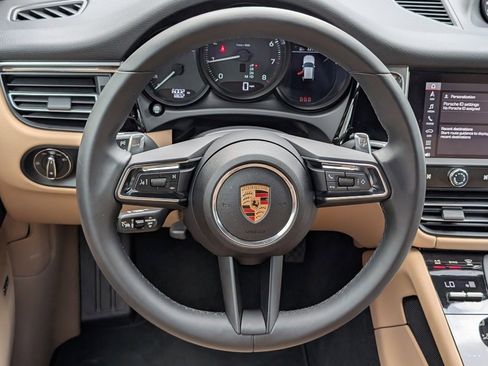 Certified 2025 Porsche Macan image 20