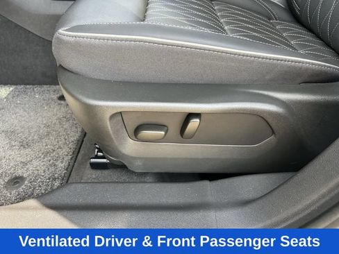 Used 2023 Buick Envision Avenir AWD/4WD image 22