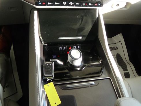 Certified 2025 Jeep Wagoneer 4WD w/ Premium Group I image 29