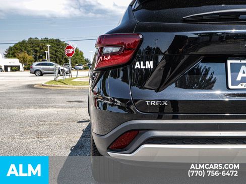 Used 2024 Chevrolet Trax LT image 17