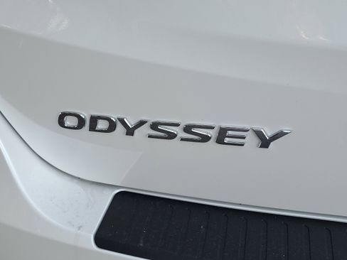 New 2026 Honda Odyssey Touring image 8