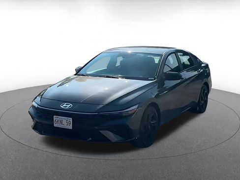 Used 2026 Hyundai Elantra Sport FWD image 5