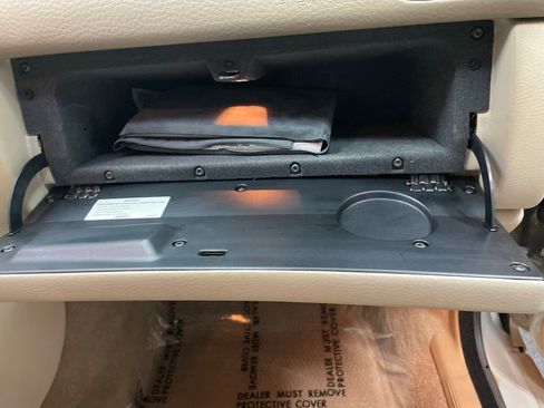 Used 2004 Volvo C70 HT image 35