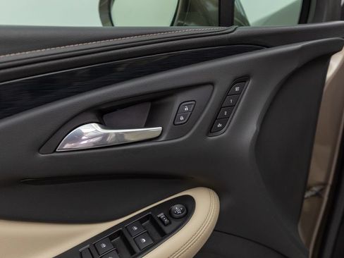 Used 2018 Buick Envision Premium AWD/4WD image 28