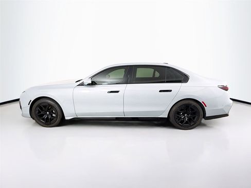 Used 2023 BMW 740i w/ Parking Assistance Package RWD image 29