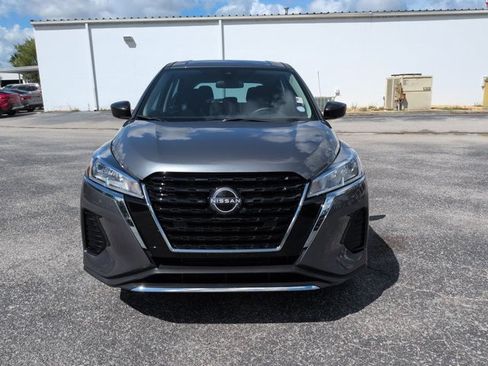 Certified 2025 Nissan Kicks Play S FWD image 9