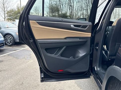 Used 2024 Volkswagen Atlas Cross Sport SE w/ Panoramic Sunroof Package image 23