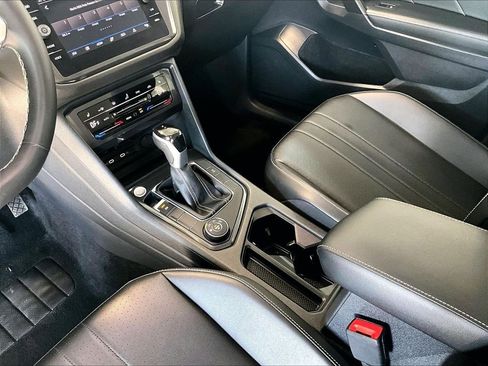 Used 2024 Volkswagen Tiguan SE image 20