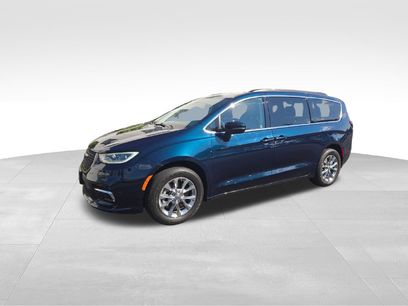 Used 2022 Chrysler Pacifica Touring-L