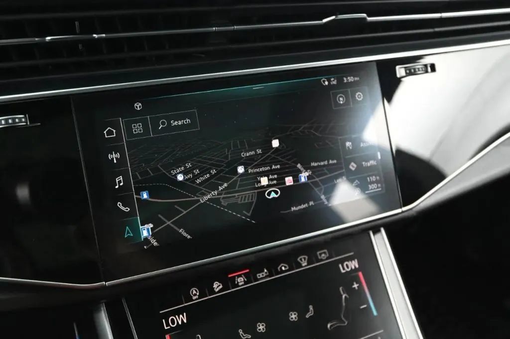 Used 2019 Audi Q8 Prestige AWD/4WD image 30