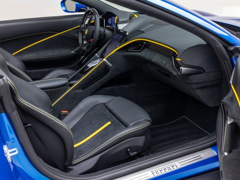 Used 2026 Ferrari Roma Spider RWD image 48