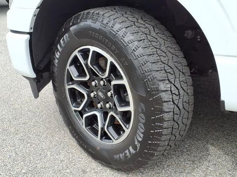 Used 2022 Ford F150 Lariat w/ Equipment Group 502A High AWD/4WD image 8