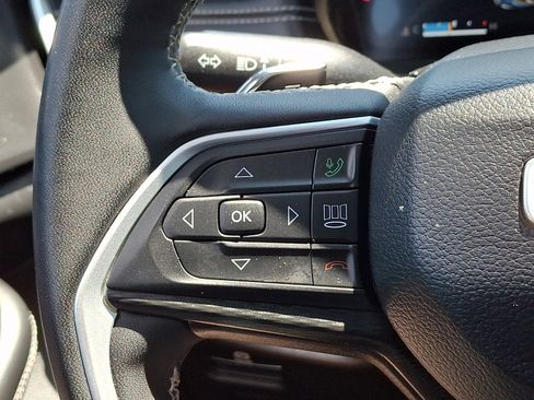 Used 2023 Jeep Grand Cherokee Altitude AWD/4WD image 22