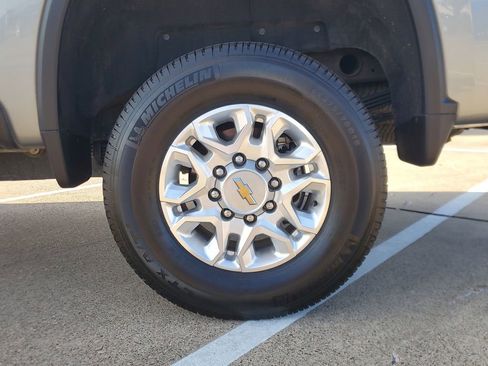 Used 2025 Chevrolet Silverado 2500 LT w/ Safety Package image 8