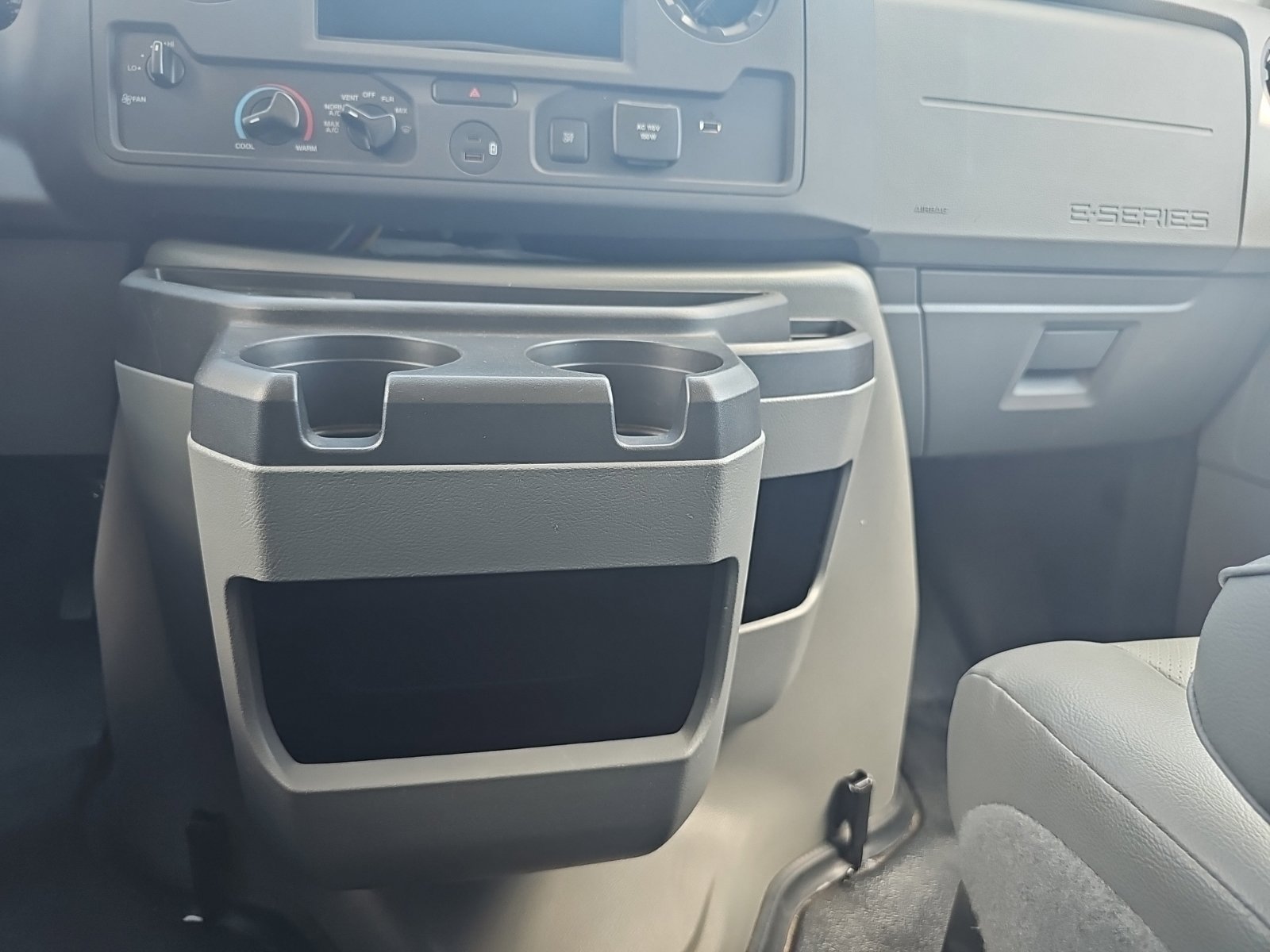 Used 2024 Ford E-450 and Econoline 450 Super Duty w/ Power Windows & Locks Group RWD image 23