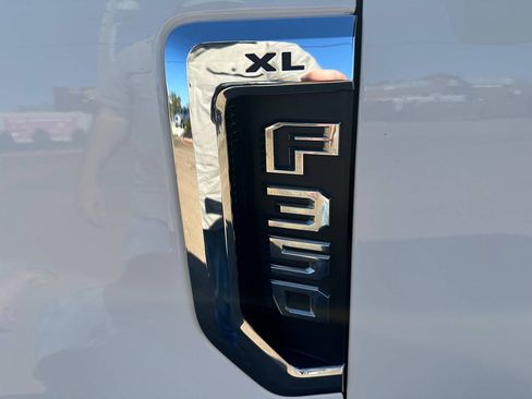 Used 2018 Ford F350 XL w/ Power Equipment Group AWD/4WD image 16