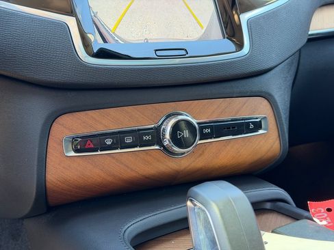 Certified 2023 Volvo XC90 T8 Plus w/ Protection Package Premier AWD/4WD image 18