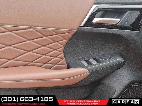 New 2025 Mitsubishi Outlander SEL image 13