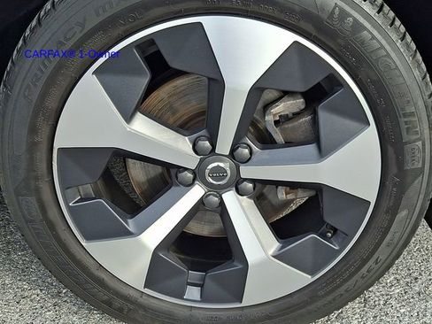 Certified 2023 Volvo XC40 B5 Plus w/ Driver Assist Package AWD/4WD image 9