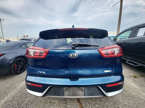 Used 2017 Kia Niro LX FWD image 4