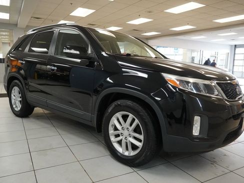 Used 2014 Kia Sorento LX w/ Touring Package (LX) image 15