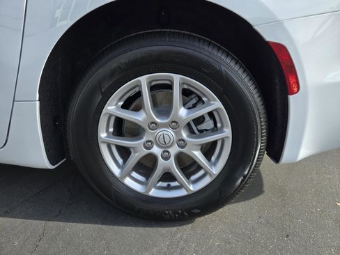 New 2026 Chrysler Pacifica Select image 35