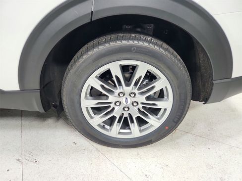 New 2026 Ford Explorer Platinum image 48