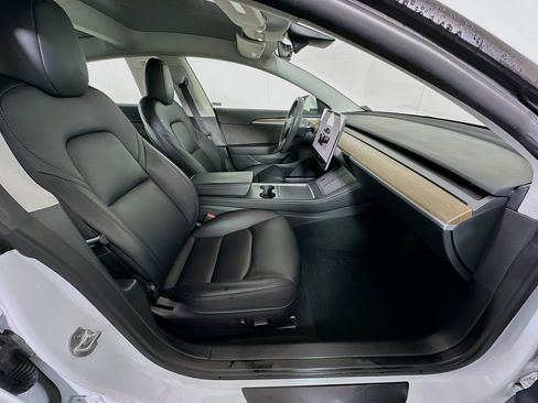 Used 2023 Tesla Model 3 Standard Range image 31