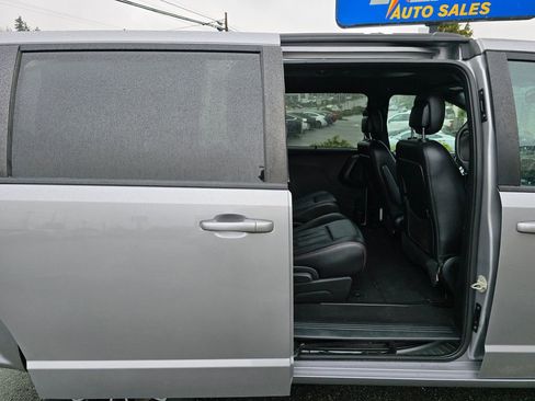 Used 2019 Dodge Grand Caravan GT image 12
