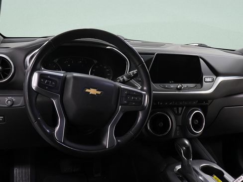 Used 2020 Chevrolet Blazer LT FWD image 9