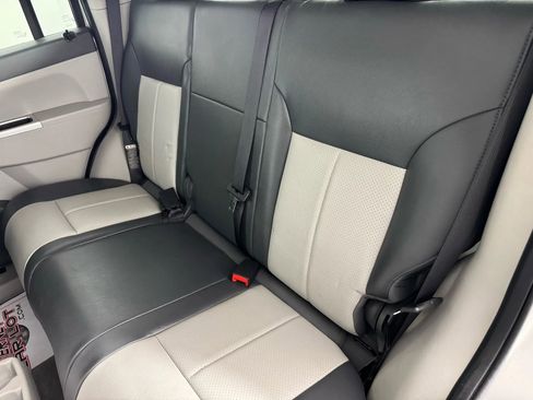 Used 2008 Jeep Liberty Limited w/ Premium Group image 34