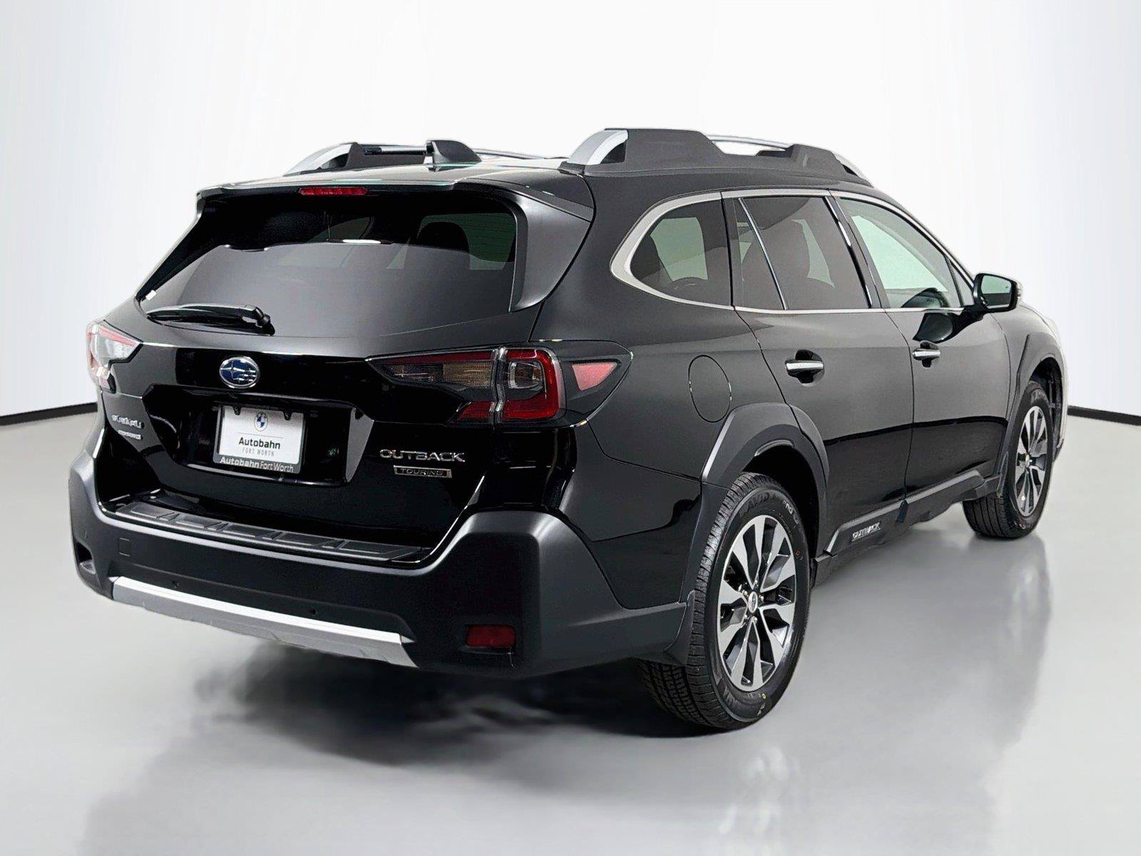 Used 2024 Subaru Outback Touring AWD/4WD image 5