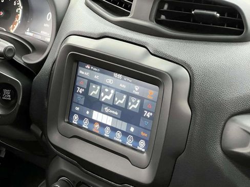 Used 2019 Jeep Renegade Trailhawk w/ Cold Weather Group II image 28