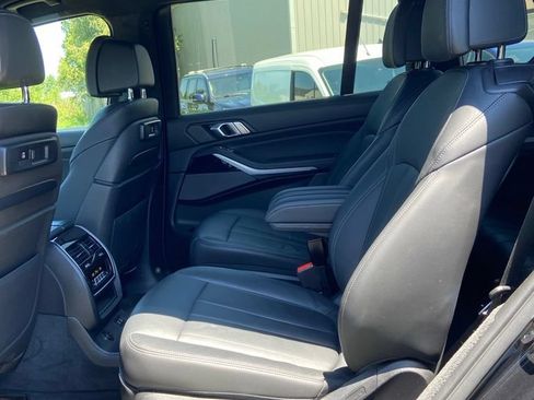 Used 2022 BMW X7 M50i AWD/4WD image 12