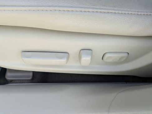 Used 2017 Acura RDX w/ AcuraWatch Plus Package FWD image 19