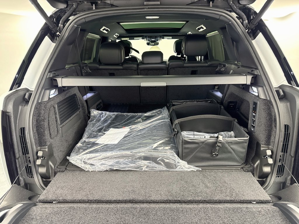 New 2027 Land Rover Range Rover Long Wheelbase SE AWD/4WD image 28