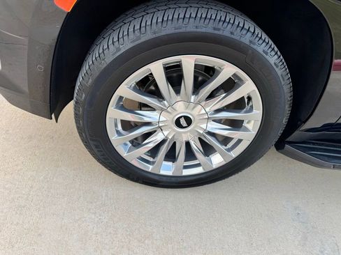 Used 2021 Cadillac Escalade Premium Luxury RWD image 9