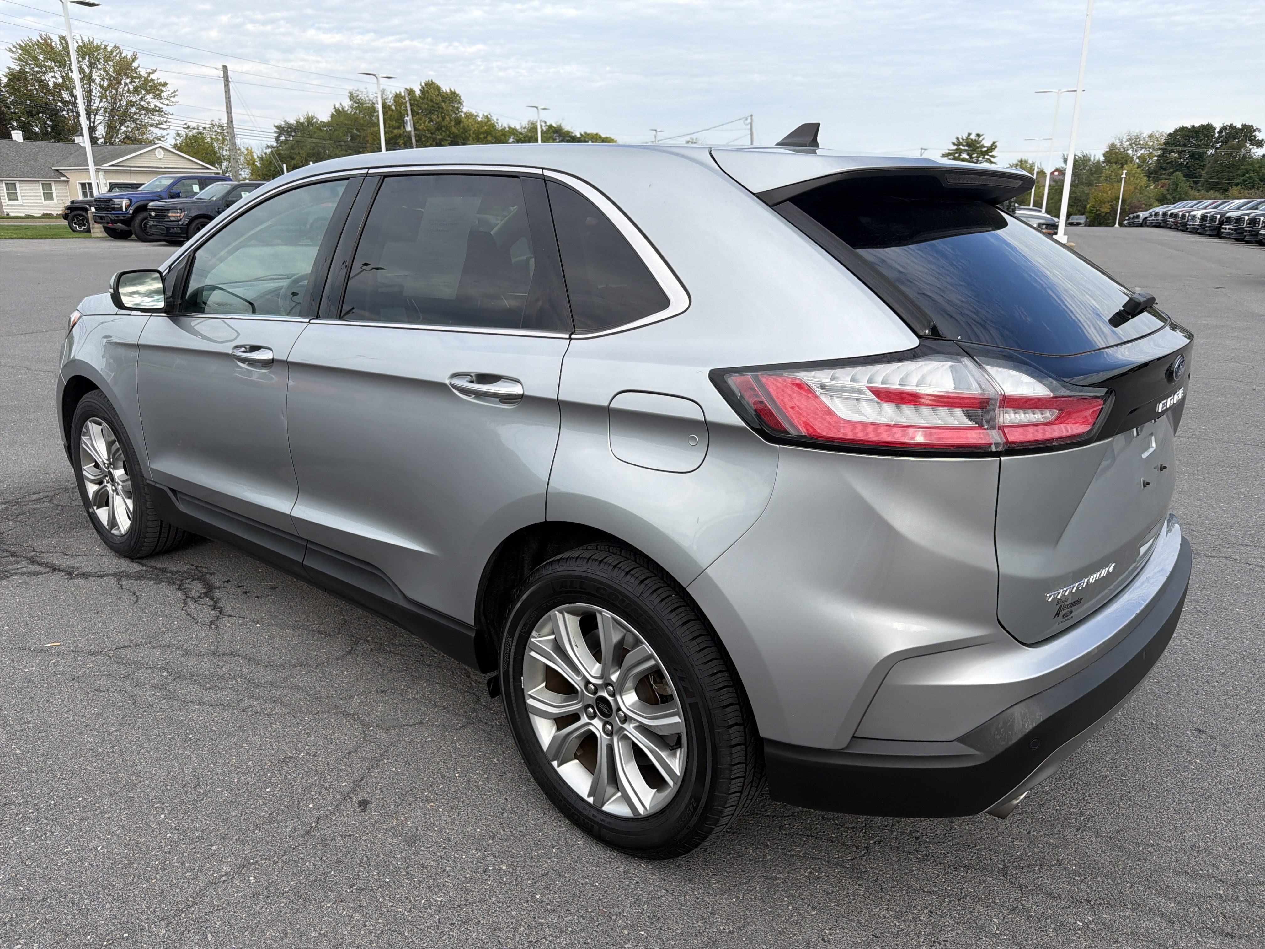 Used 2024 Ford Edge Titanium AWD/4WD image 6
