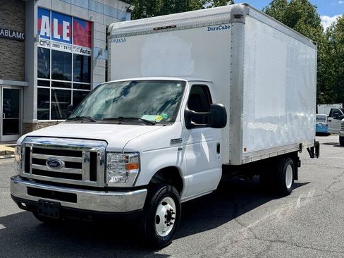 Used 2019 Ford E-350 and Econoline 350 Super Duty w/ Power Windows & Locks Group RWD image 2