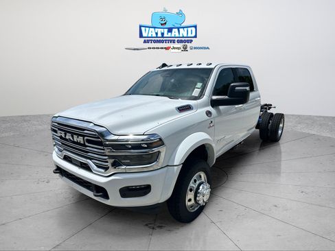 New 2026 RAM 5500 4x4 Crew Cab w/ Laramie Trim Package image 1