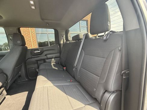 Used 2022 Chevrolet Silverado 1500 Custom Trail Boss AWD/4WD image 17