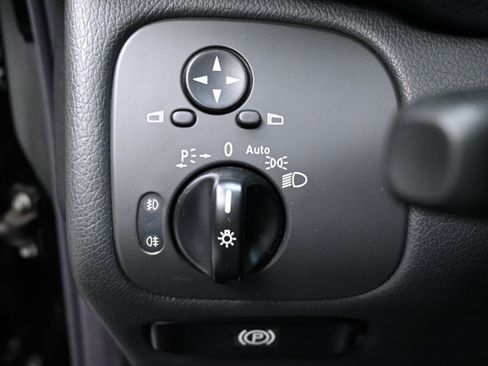 Used 2003 Mercedes-Benz C 230 Sedan image 59