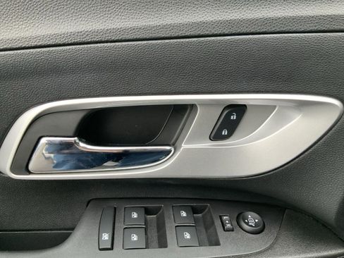 Used 2017 Chevrolet Equinox LT w/ Convenience Package image 23