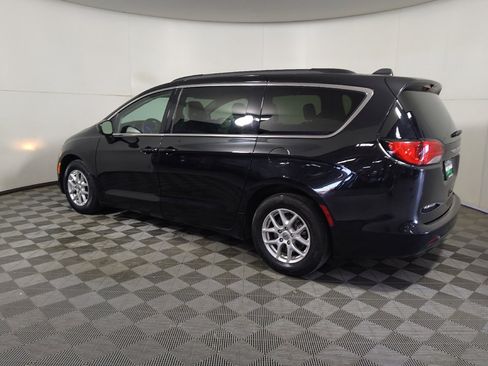 Used 2021 Chrysler Voyager Lxi FWD image 3