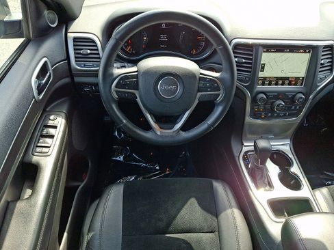 Used 2018 Jeep Grand Cherokee Altitude image 11