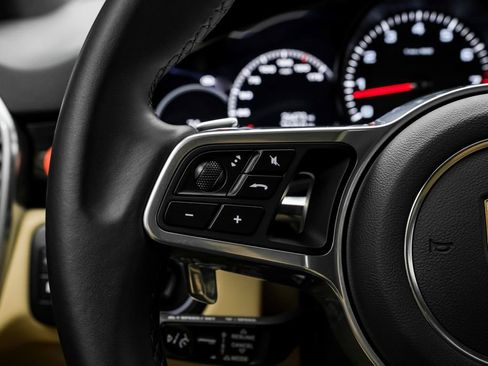 Used 2023 Porsche Cayenne Platinum Edition AWD/4WD image 19