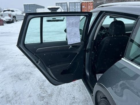Used 2018 Volkswagen Golf Alltrack image 39