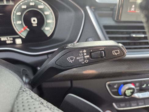 Used 2025 Audi SQ5 Premium Plus w/ Premium Plus Package image 31