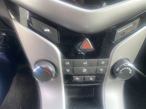 Used 2015 Chevrolet Cruze Eco image 13