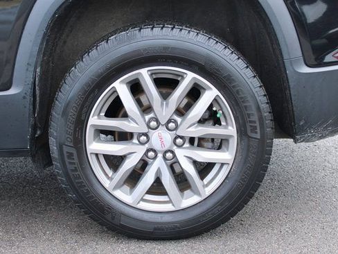 Used 2017 GMC Acadia SLE image 34